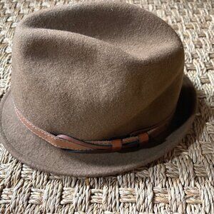 Saks Fifth Avenue tan wool felt trilby hat with leather trim